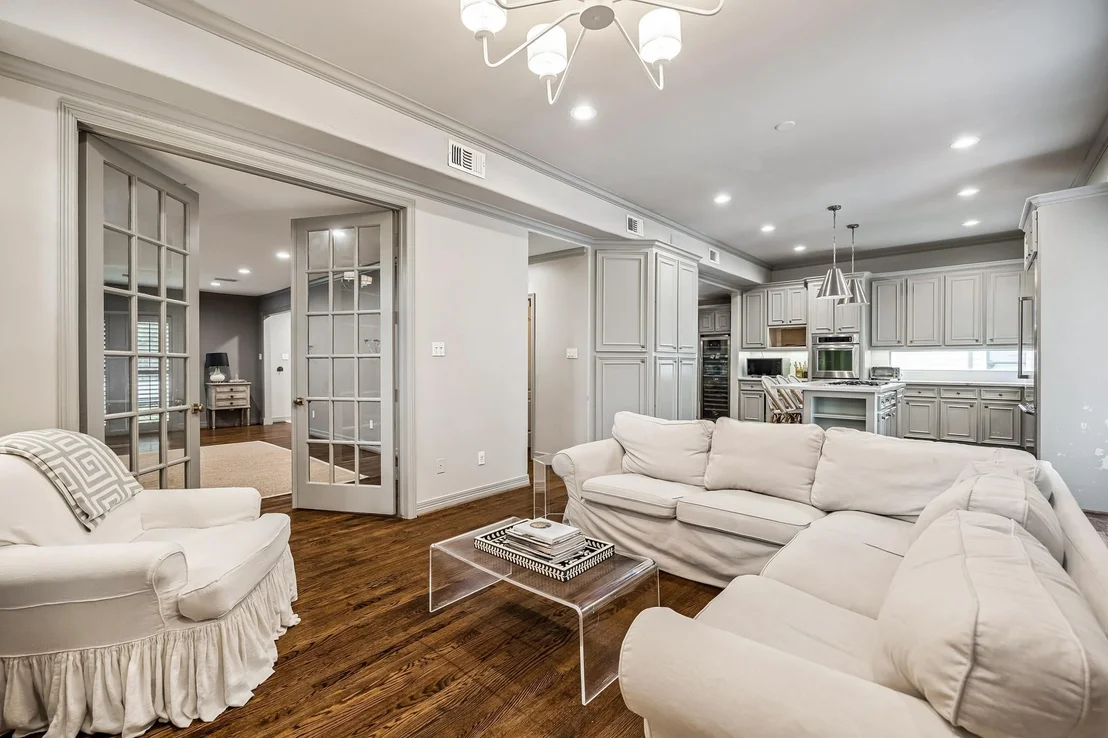 Photo of 3214 Sunset Boulevard