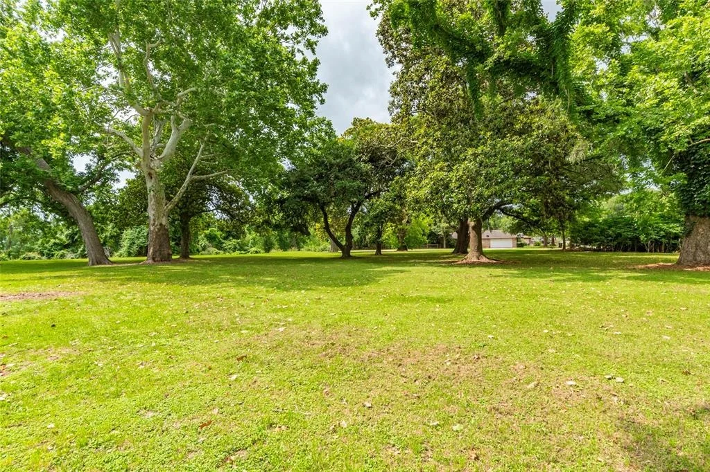 Photo of 830 Lily Lane