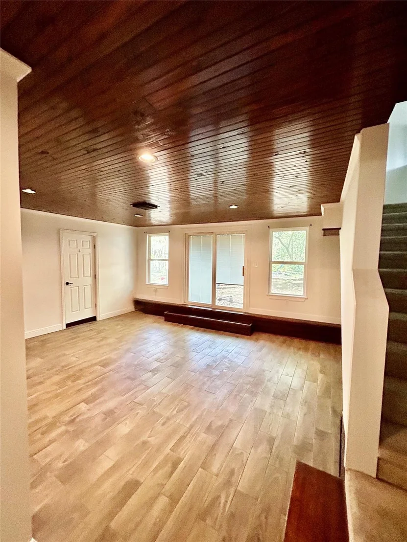 Photo of 823 Wycliffe Drive
