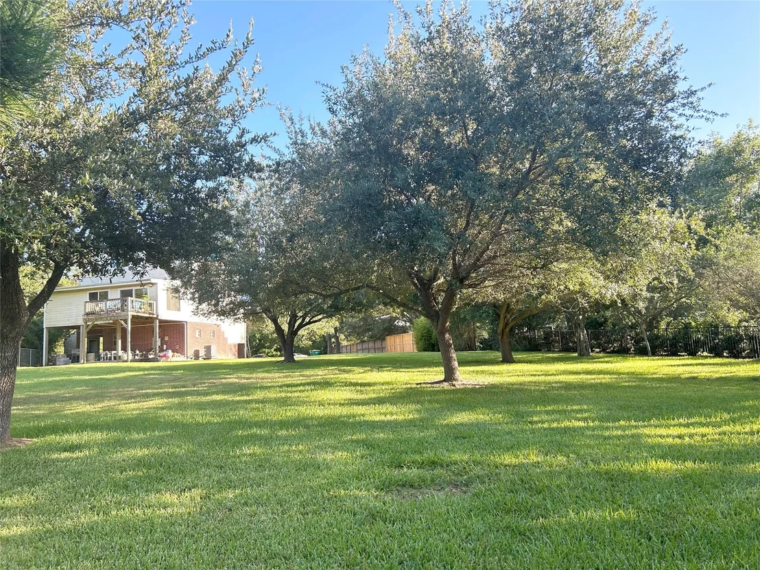 Photo of 570 Surf Oaks Drive