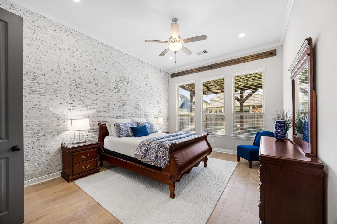 Photo of 4320 Silver Oak Place