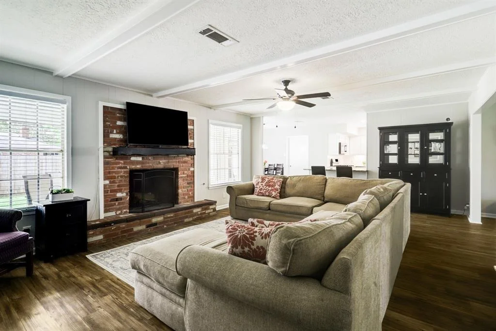 Photo of 8123 Braesview Lane