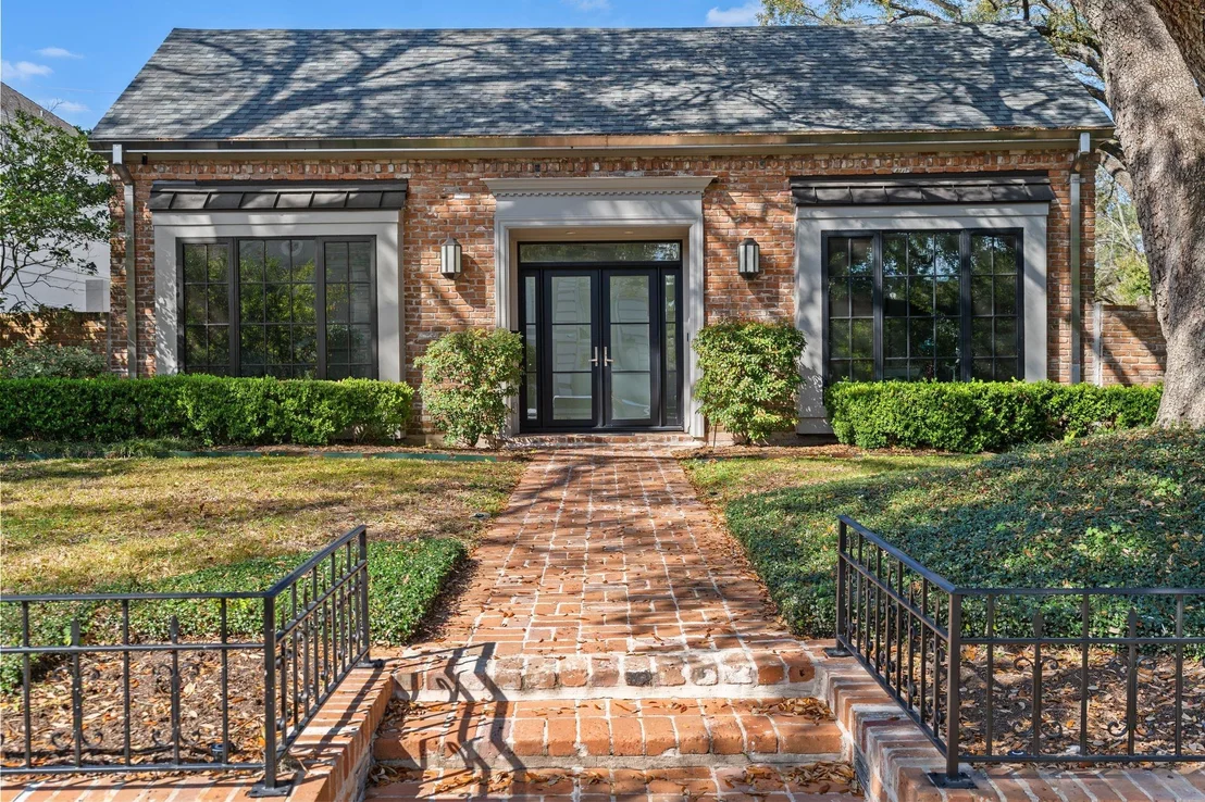 Photo of 2130 Stanmore