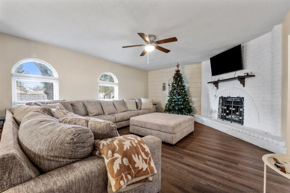 Photo of 6631 Langham Way