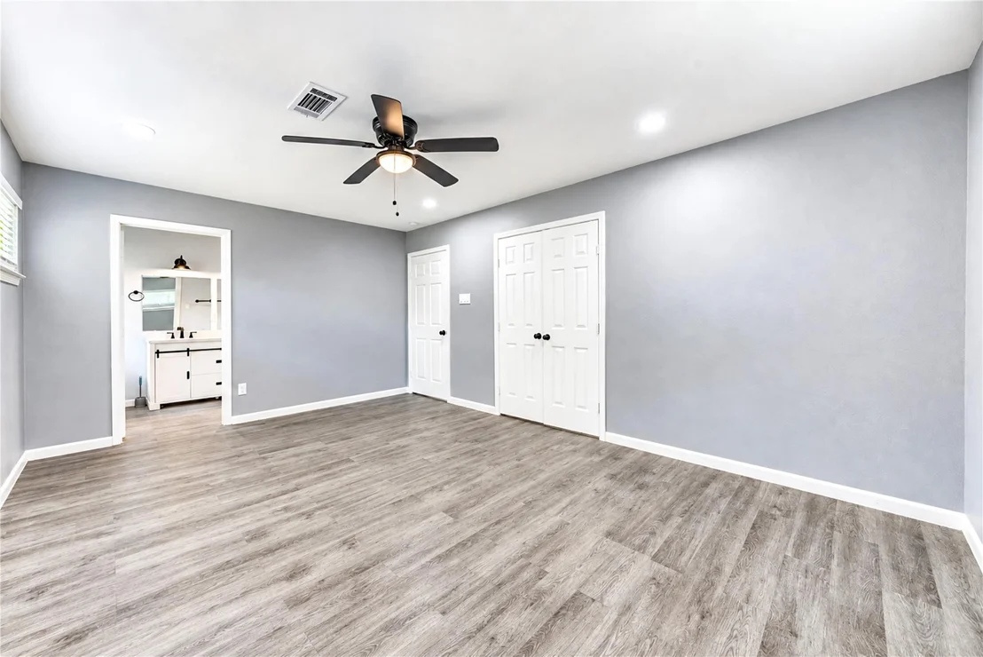 Photo of 910 Cedar Lane