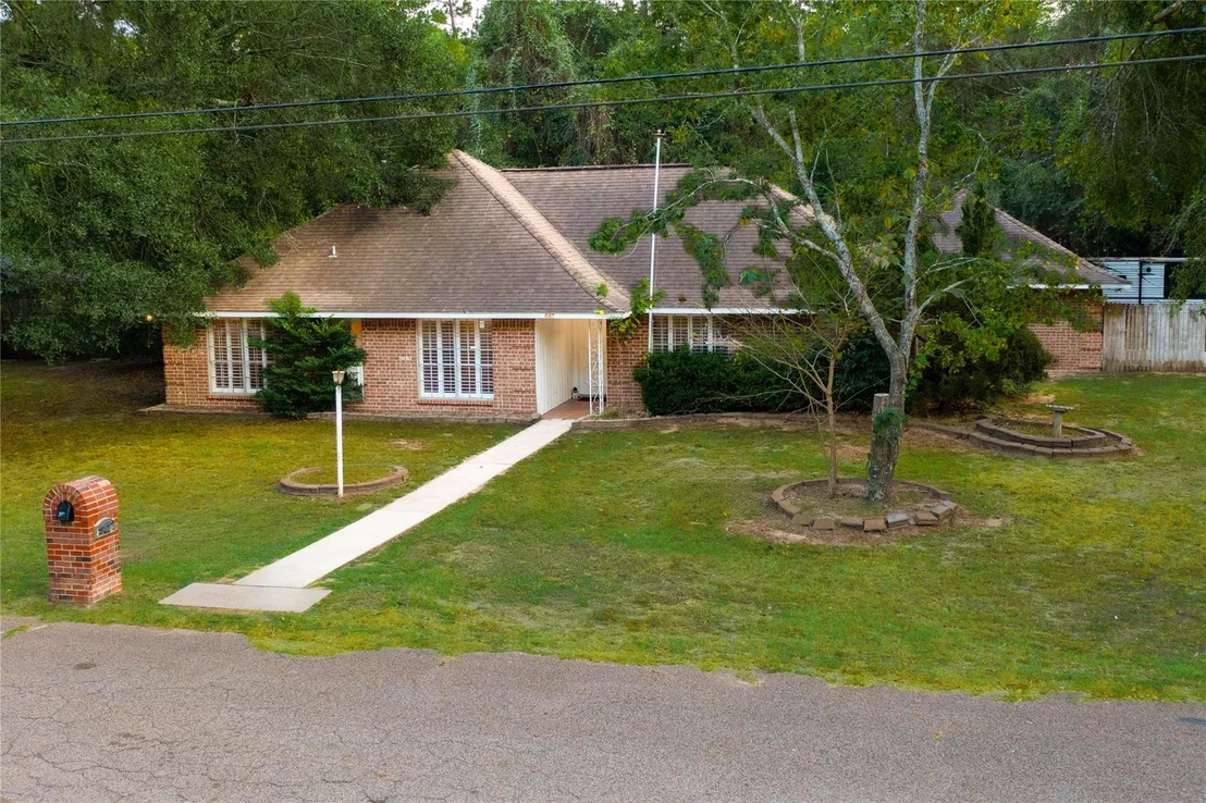 Photo of 347 Maple Lane