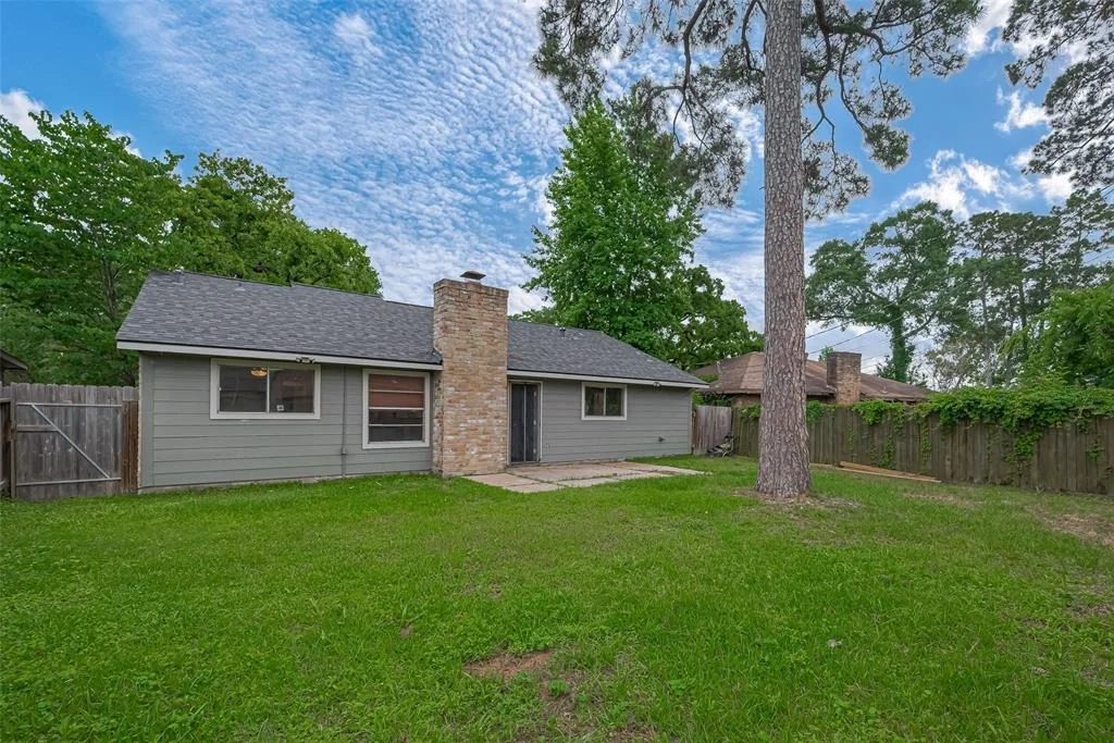 Photo of 17210 Glenoaks Drive