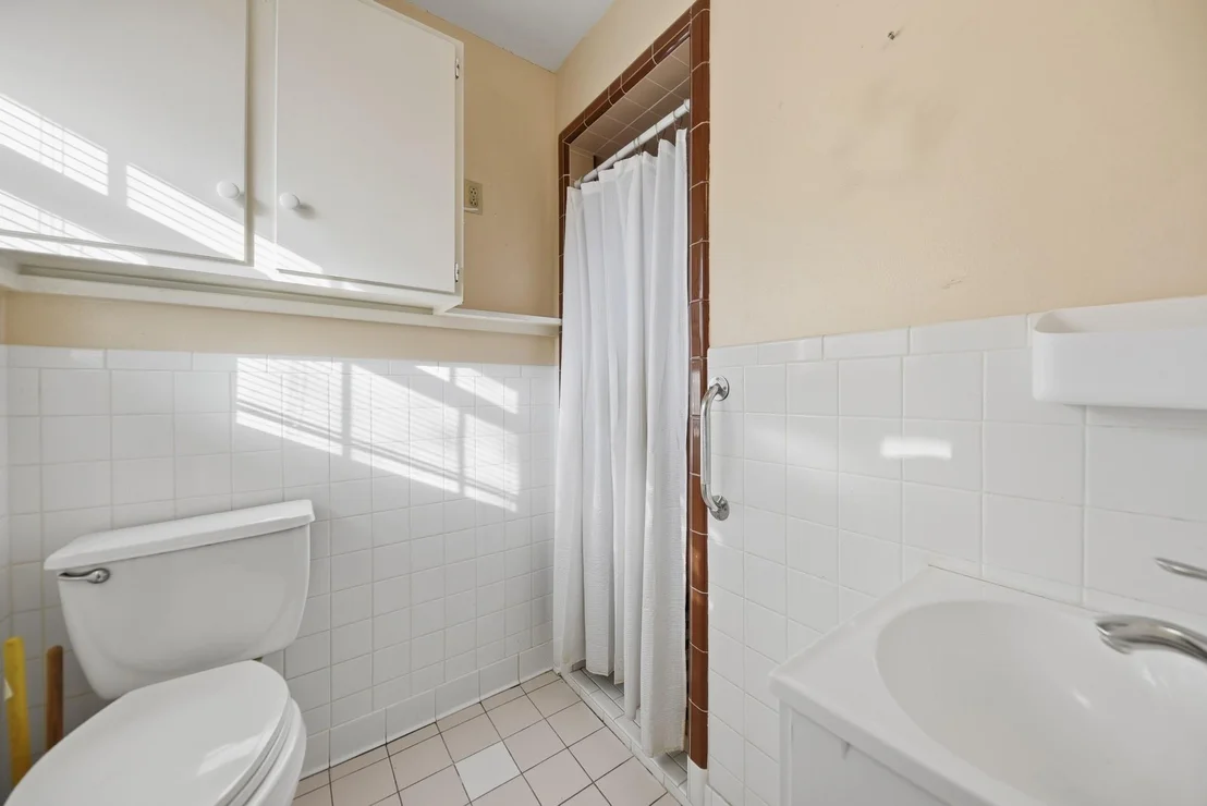 Photo of 1006 Top Hill Drive