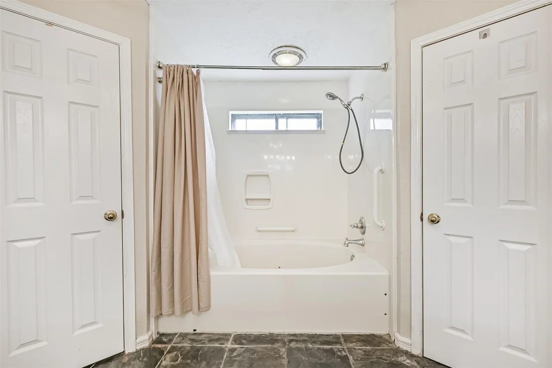 Photo of 910 Evergreen Drive