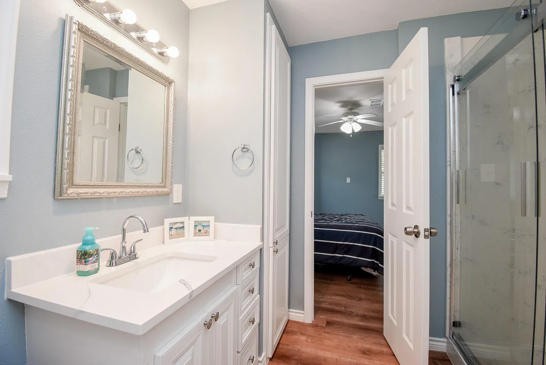 Photo of 2116 W Bayshore Drive