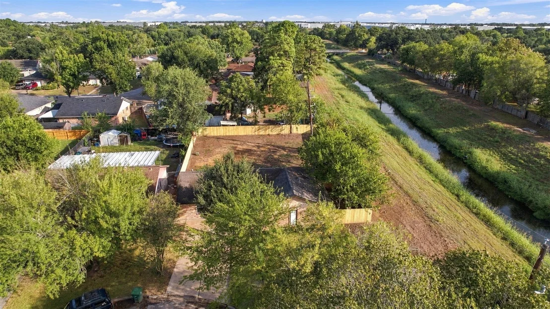 Photo of 7502 Woodsman Trail