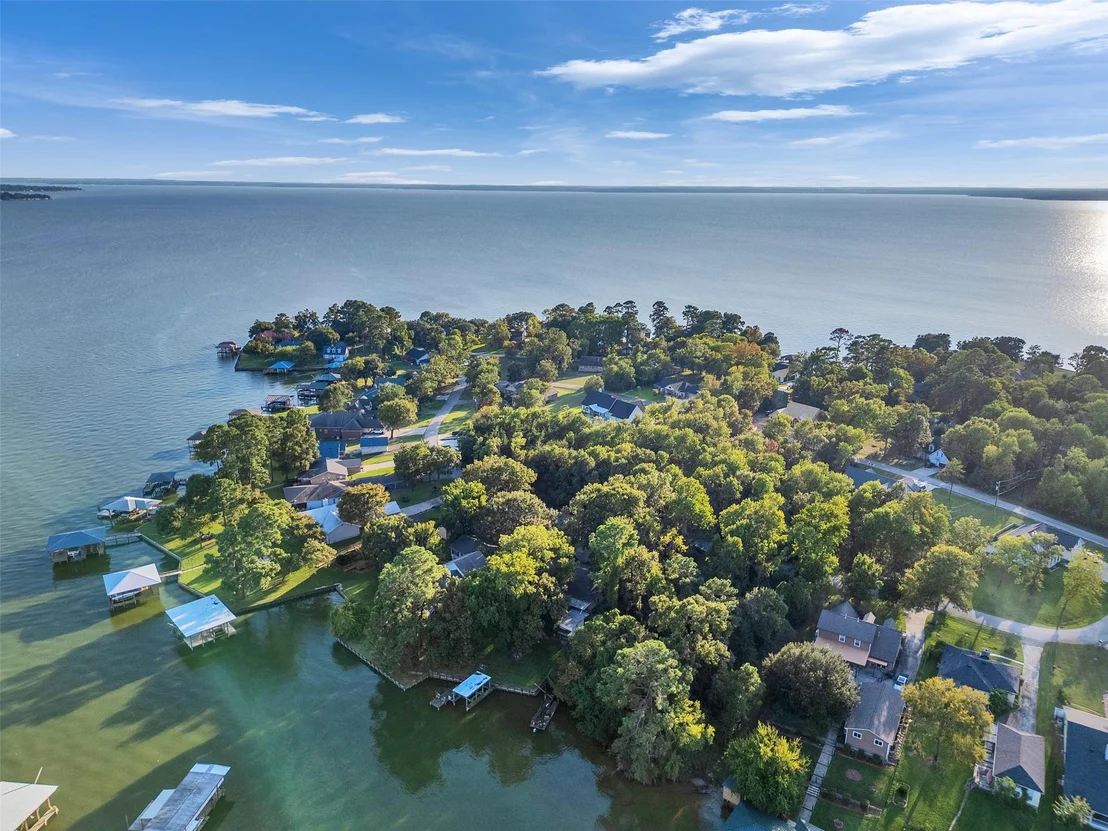Photo of 185 Lake Drive