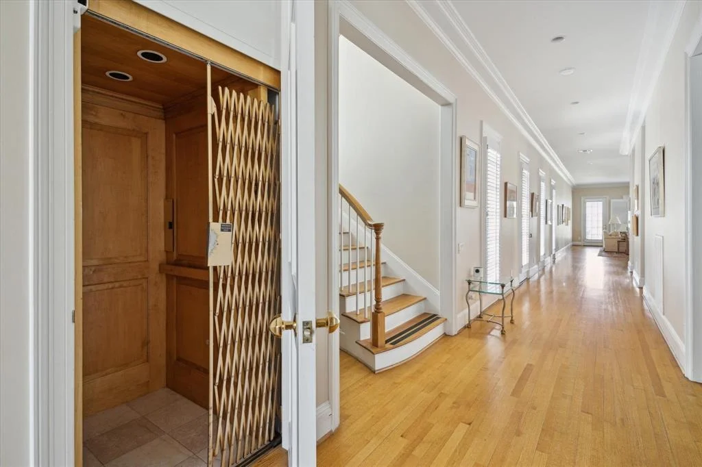Photo of 6632 Brompton Road