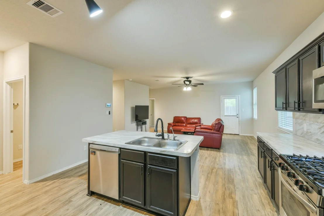 Photo of 6047 Purple Iris Street