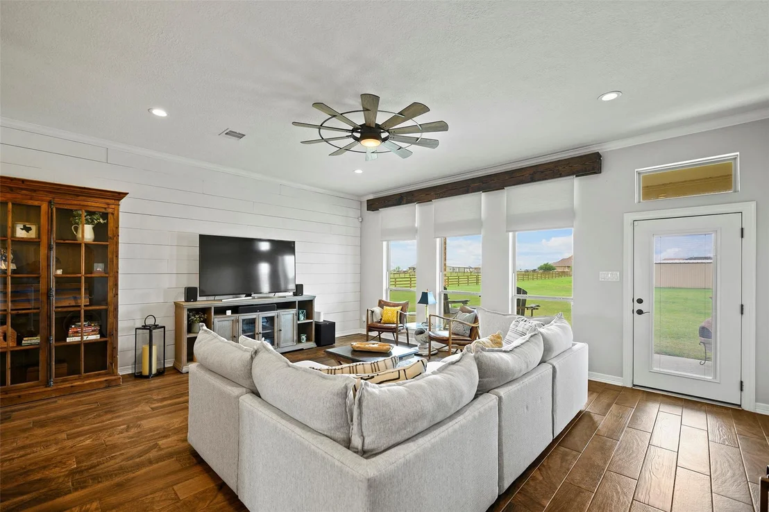 Photo of 5649 Pioneer Trail