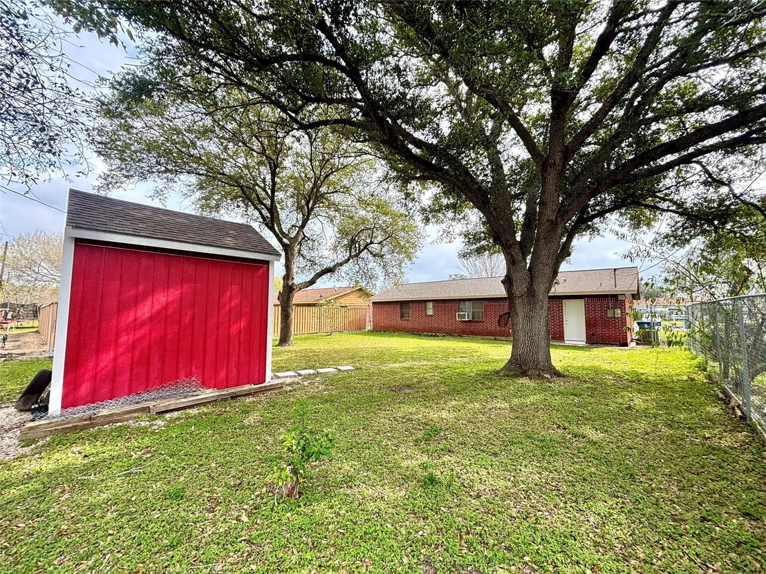 Photo of 1615 Meadowview Drive