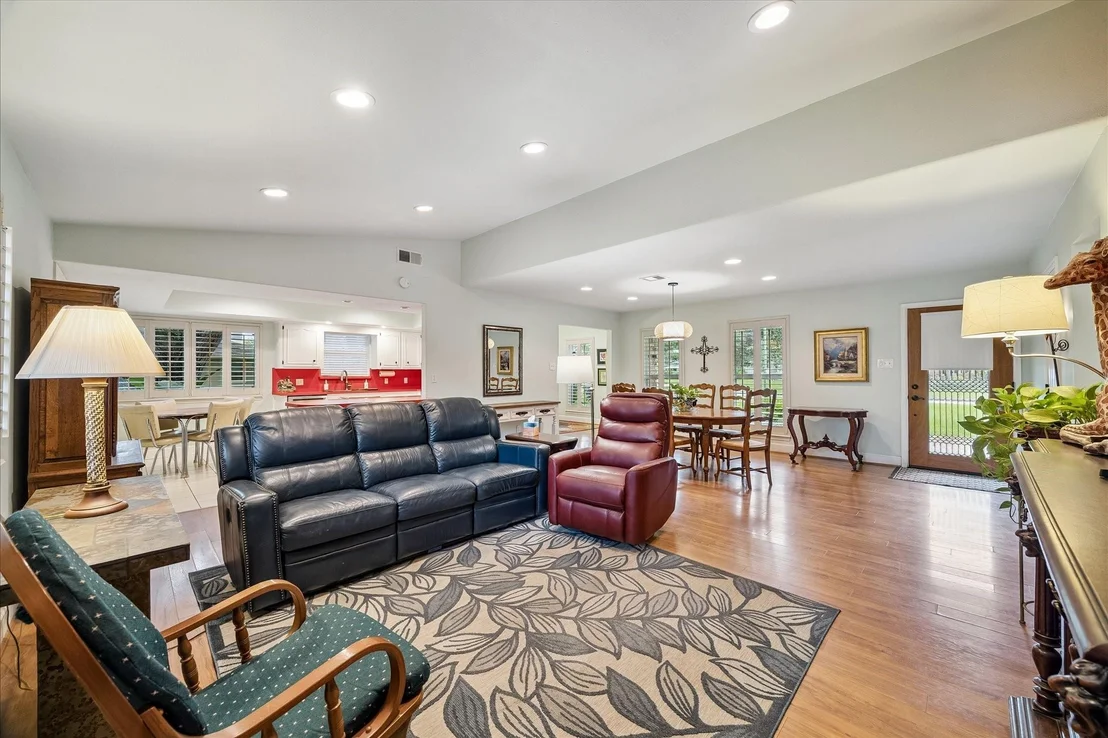 Photo of 4709 Tilson Lane