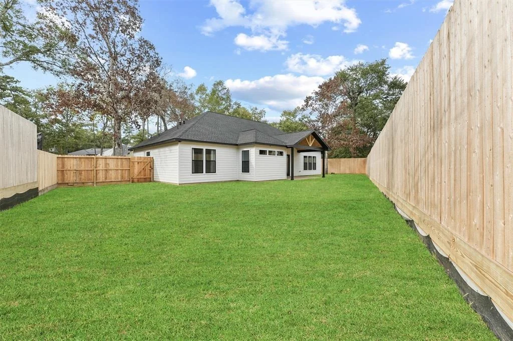 Photo of 84 Lakeway Court