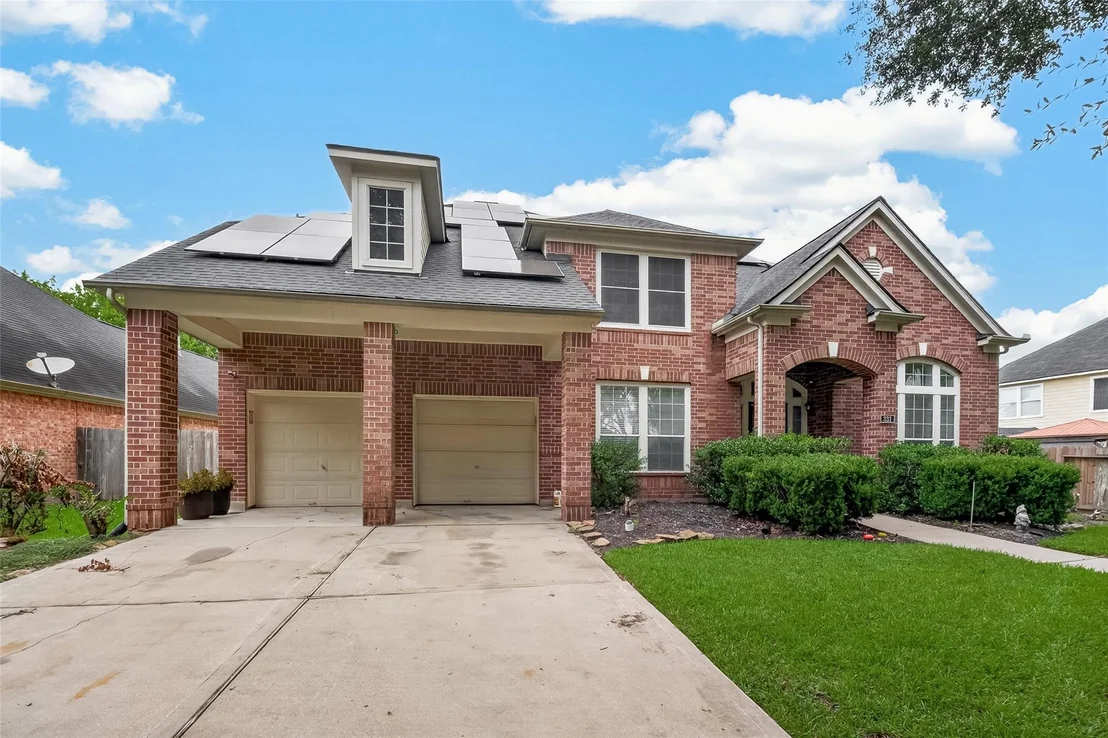 Photo of 331 Silver Creek Circle