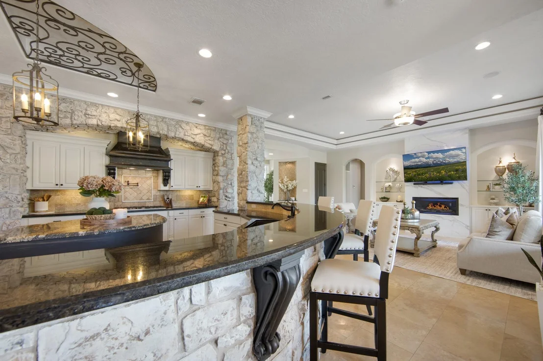 Photo of 17108 Lakeway Park