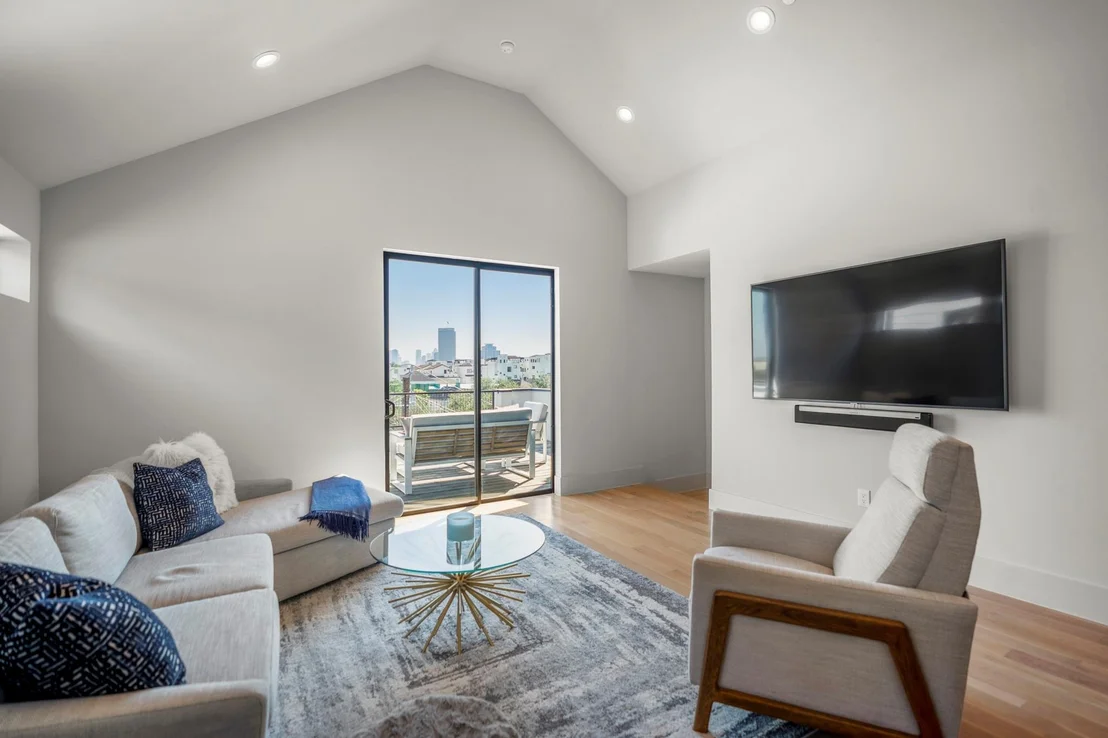 Photo of 405 Detering Street