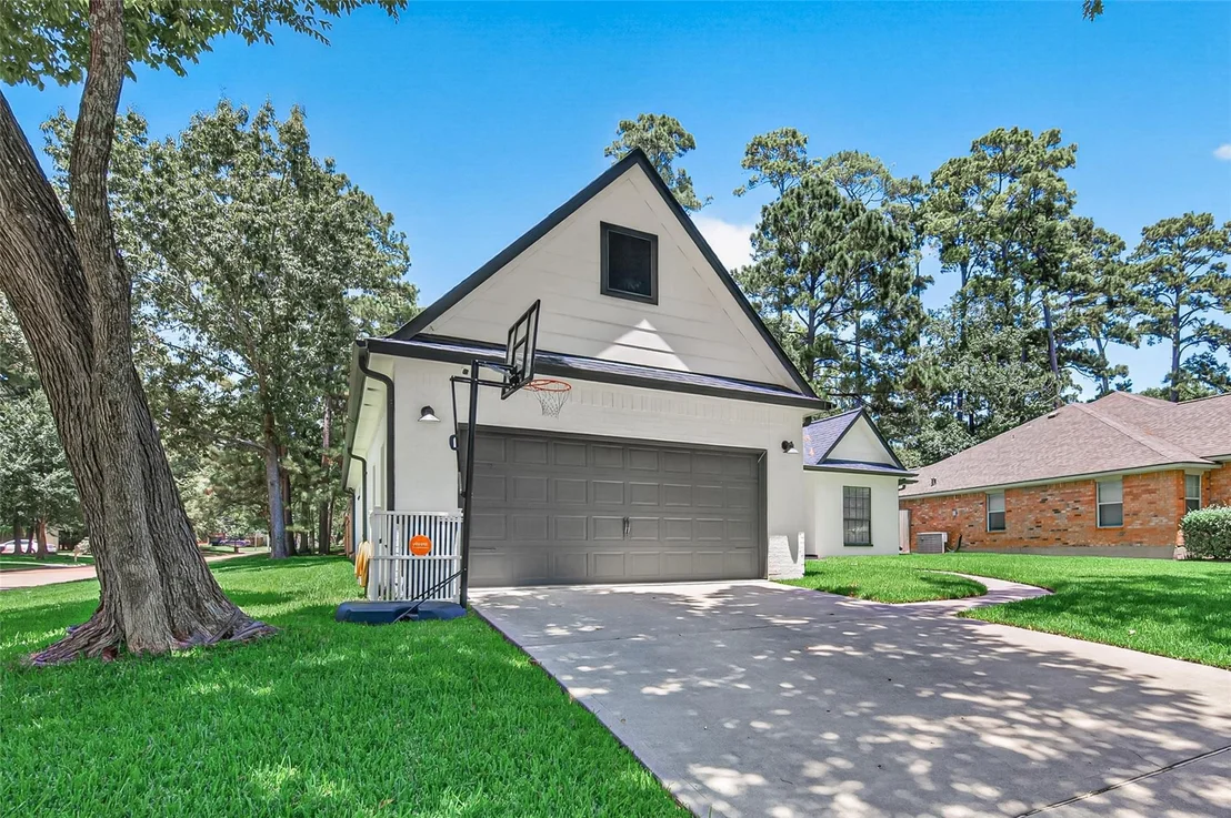 Photo of 12430 Longfellow Drive