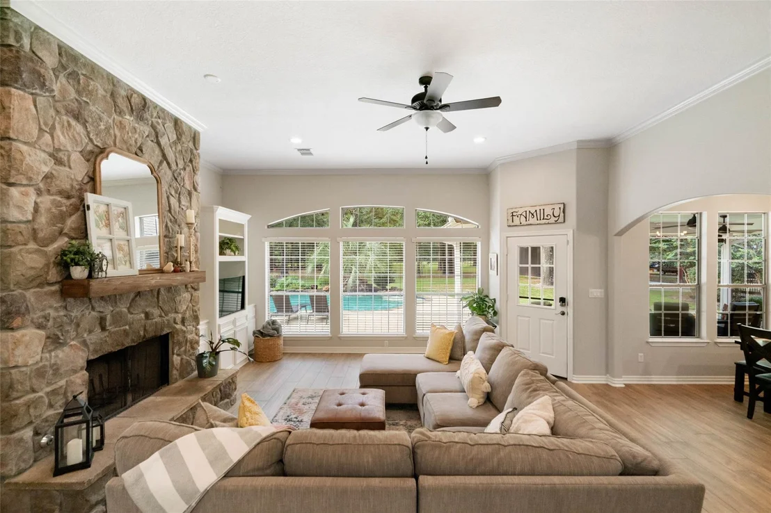 Photo of 910 Commons Vista Drive