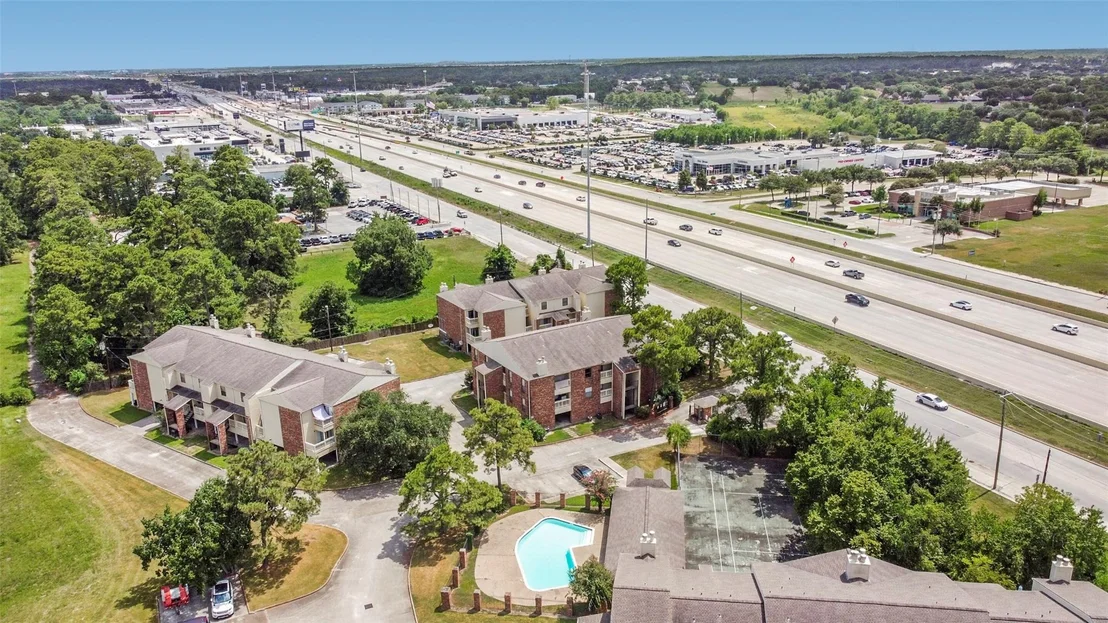 Photo of Unit 258C at 2501 Gulf Freeway