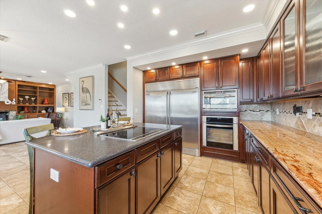 Photo of 1339 Outrigger