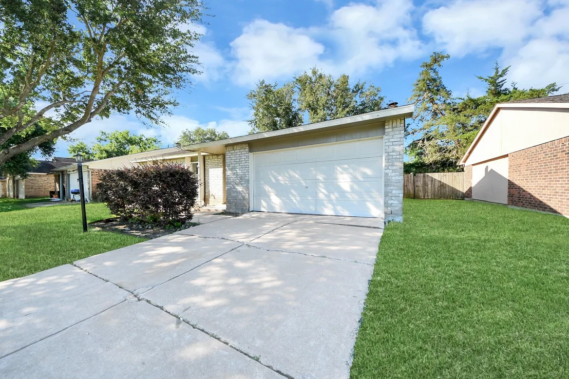 Photo of 6834 Kearney Drive