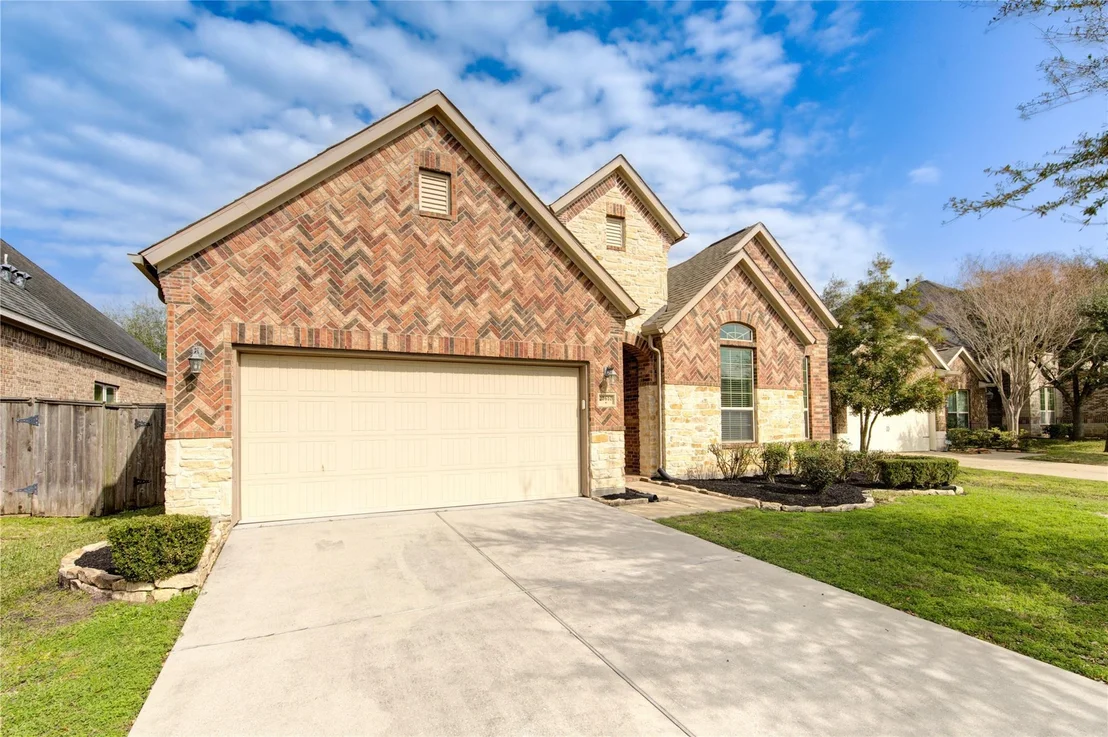 Photo of 27610 Dalton Bluff Court