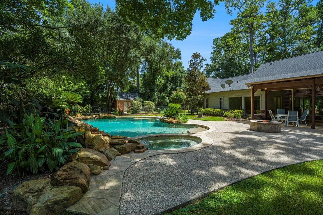 Photo of 8702 Holly Hills Drive