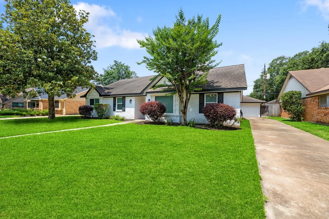 Photo of 4411 Deer Lodge Drive