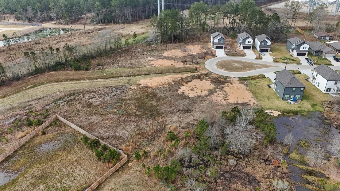 Photo of 305 Road 5102