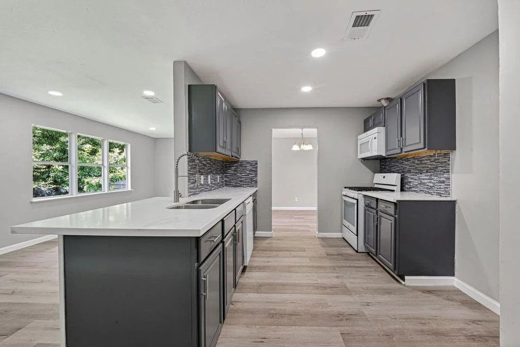 Photo of 701 Oriole Lane