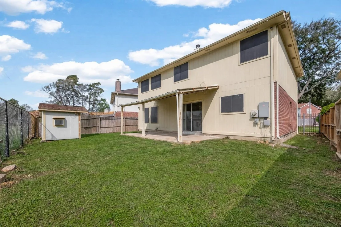 Photo of 579 Rivergrove Drive
