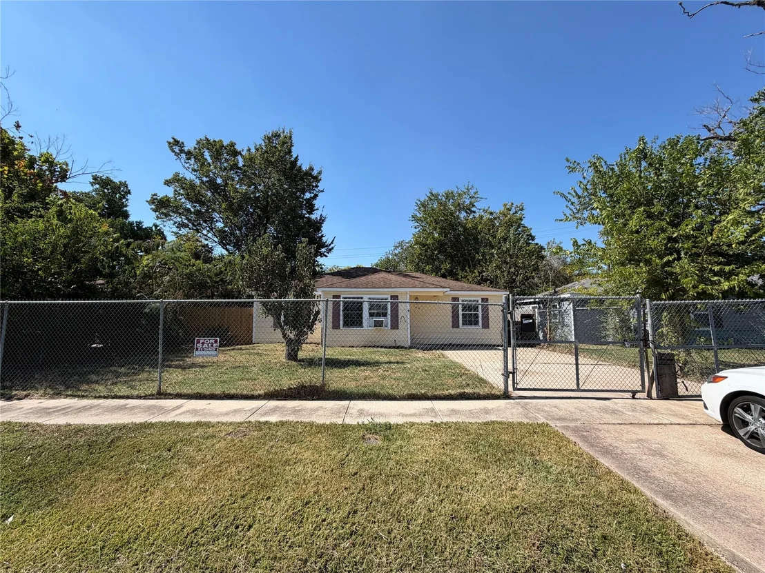 Photo of 7606 Darnay Drive