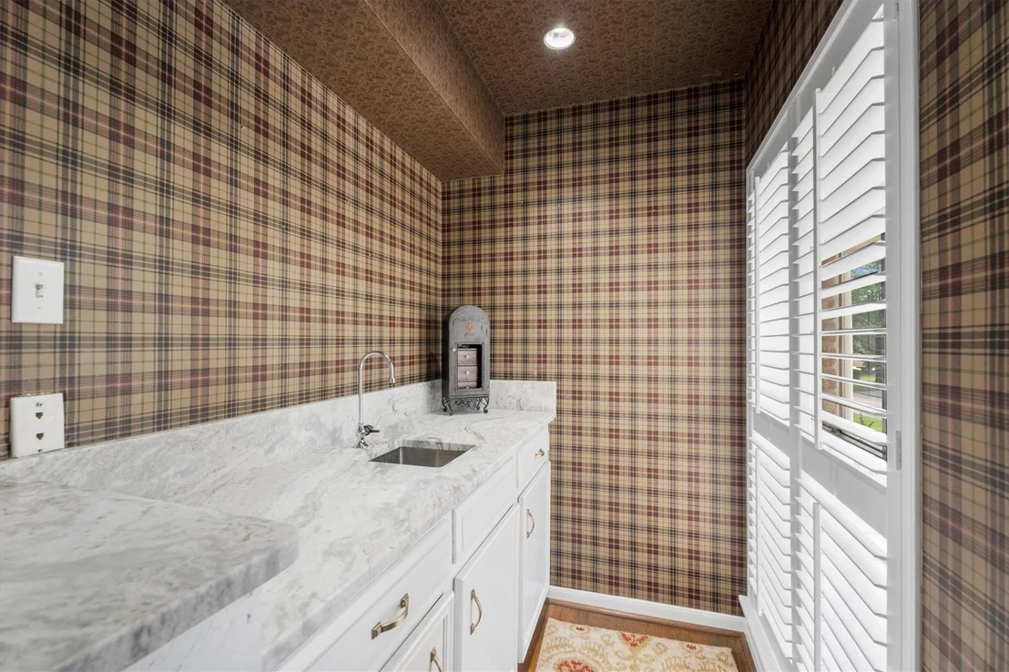 Photo of 15902 Guinstead Drive