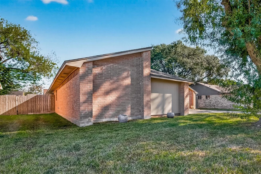 Photo of 17043 Coachmaker Drive