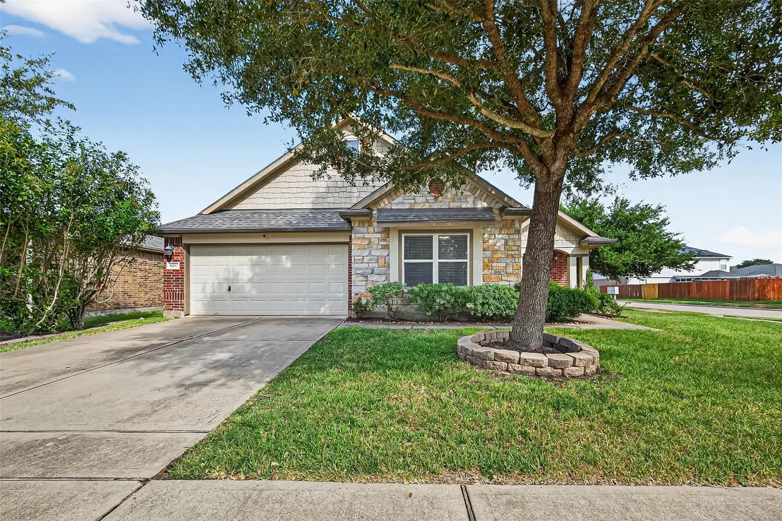 Photo of 16202 Peach Bluff Lane