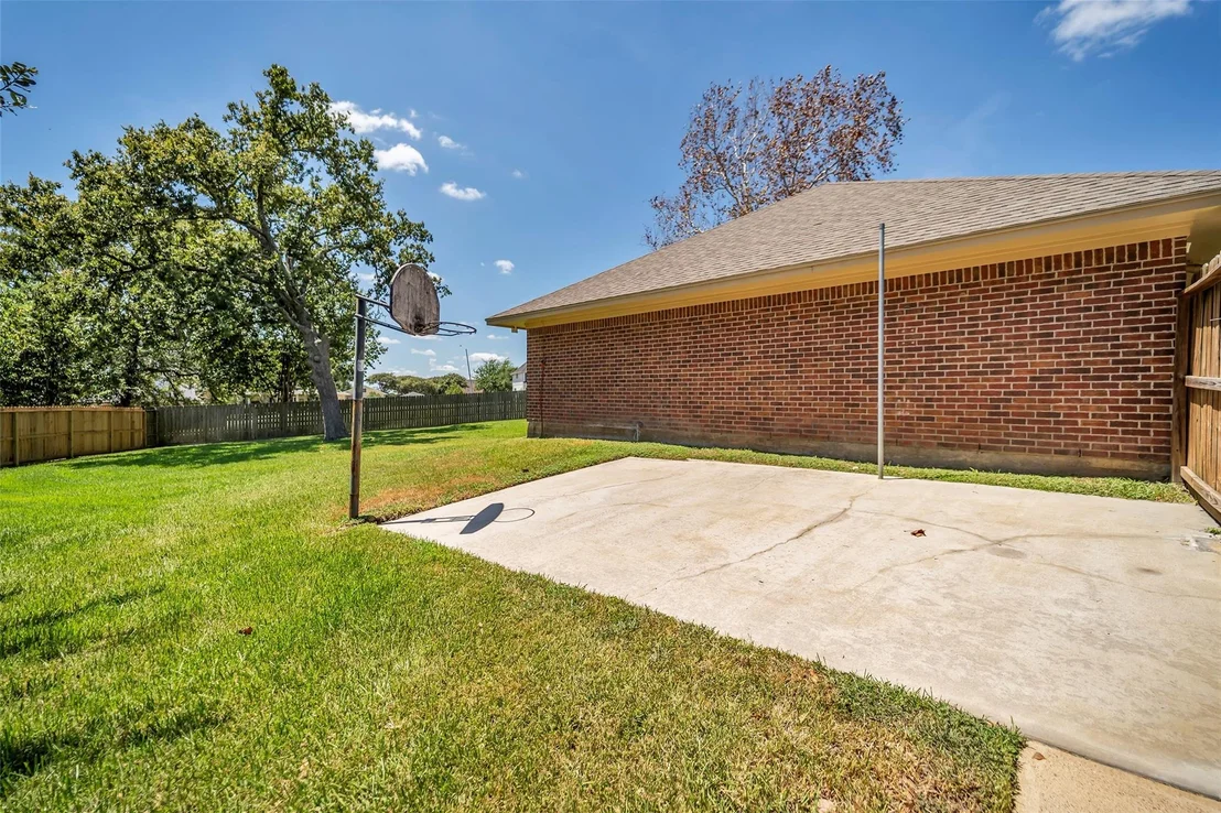 Photo of 7093 Whispering Wind Drive