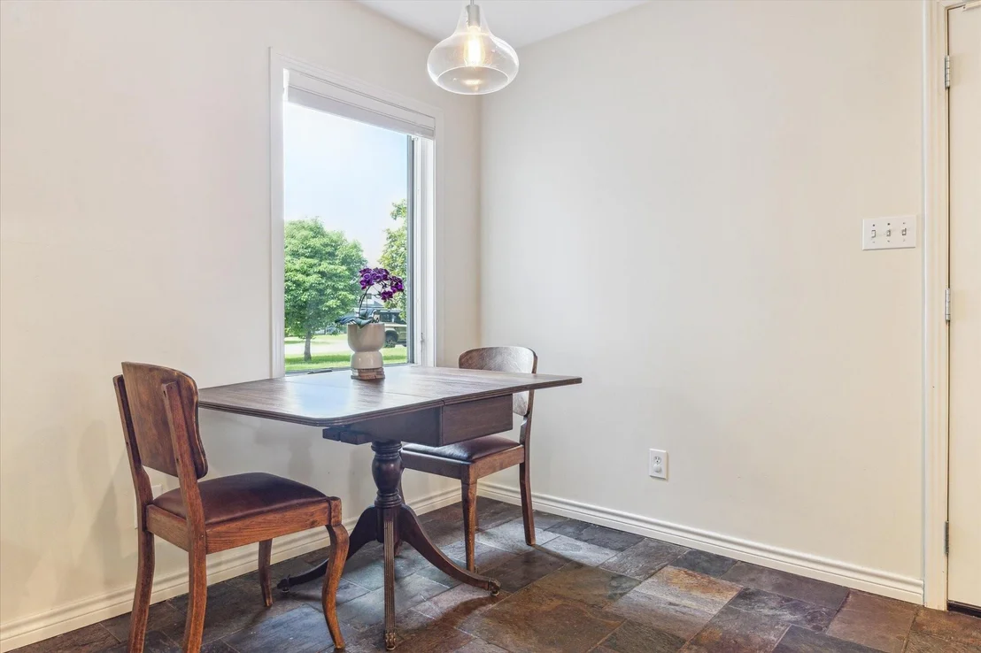 Photo of 4920 Maple