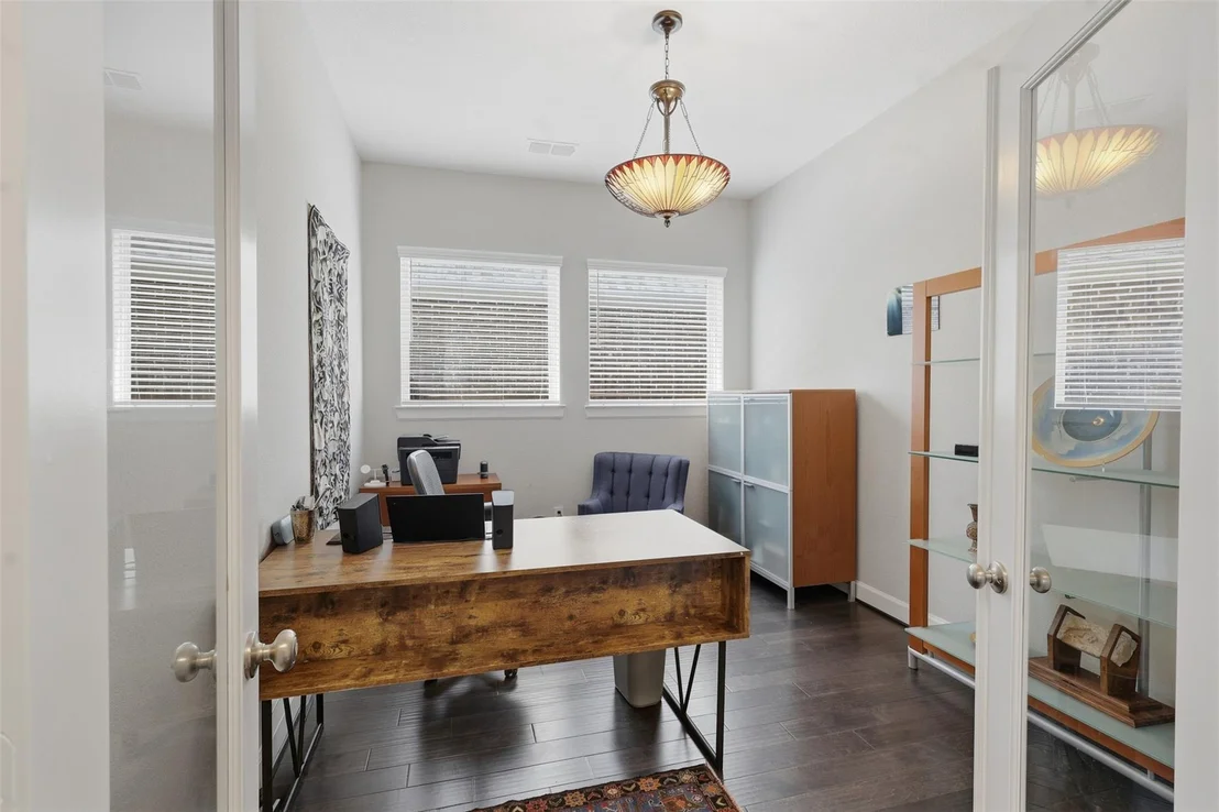 Photo of 4711 Gilbert Road