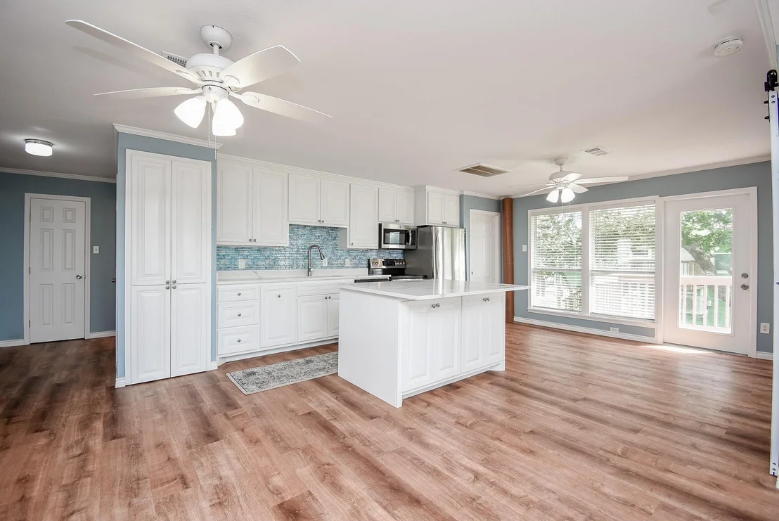 Photo of 2116 W Bayshore Drive