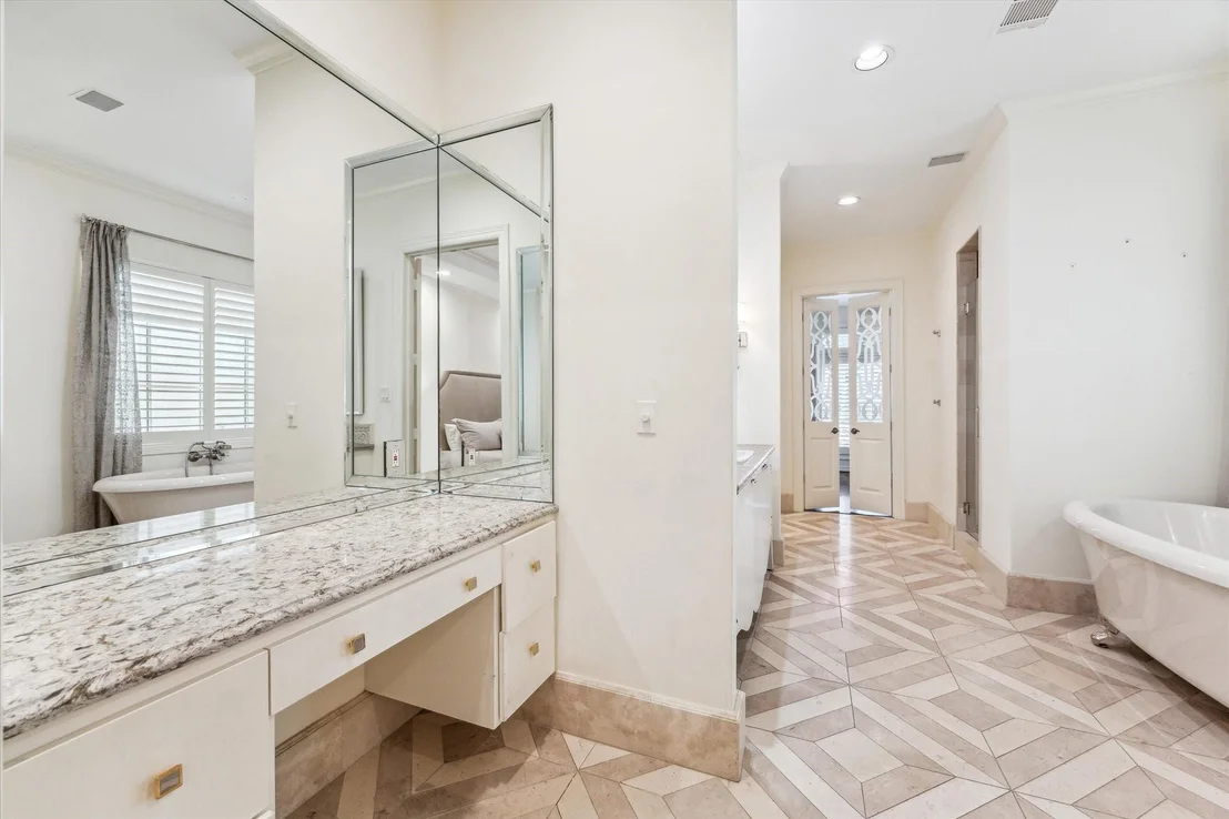 Photo of 1 Exbury Way