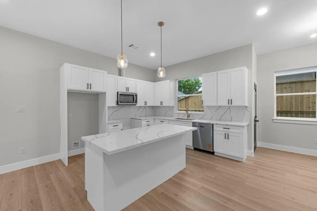 Photo of 2347 Knoblock