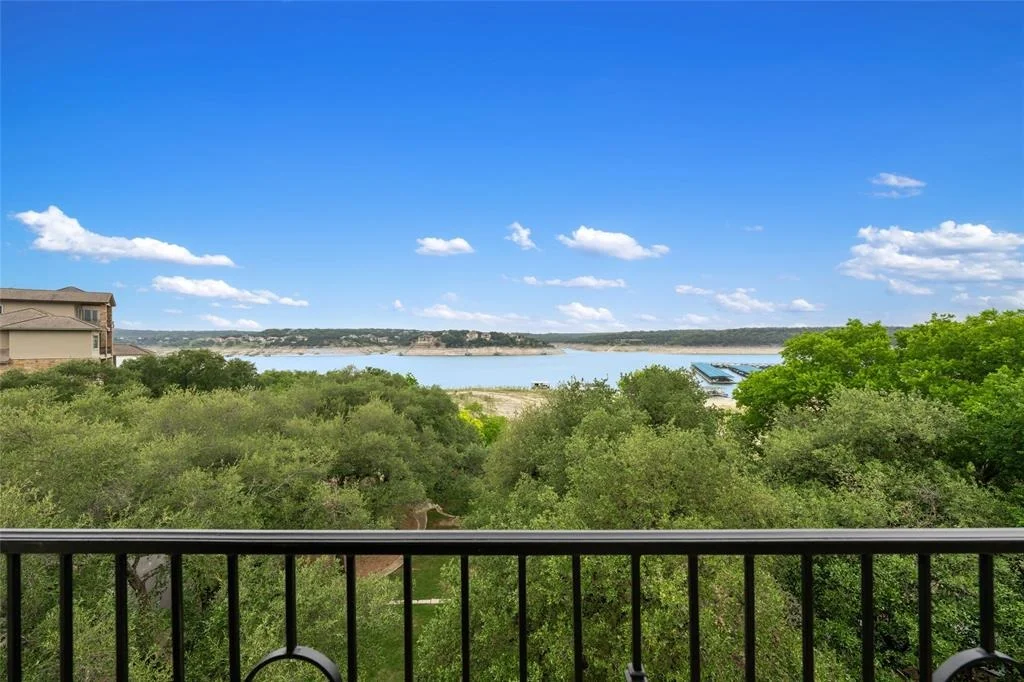 Photo of 1404 Hurst Creek Road