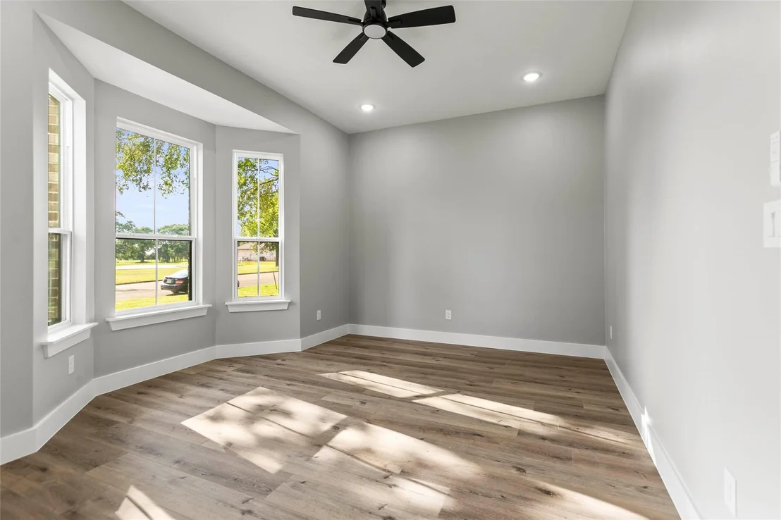 Photo of 210 Hogan Ln