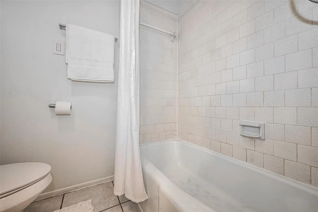 Photo of 1006 Oxborough Drive