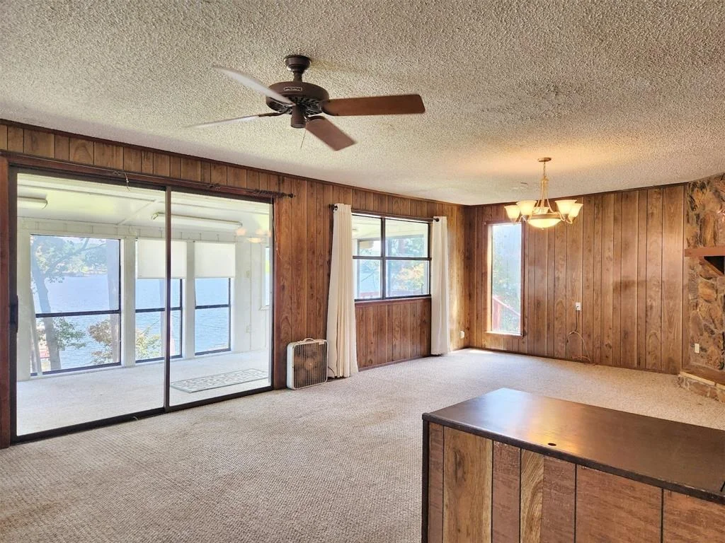 Photo of 23083 Lakeside Drive